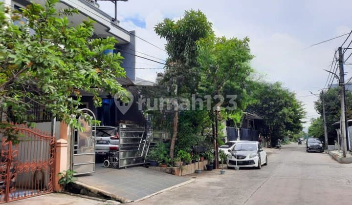 3-Story House in Sunter Indah, North Jakarta