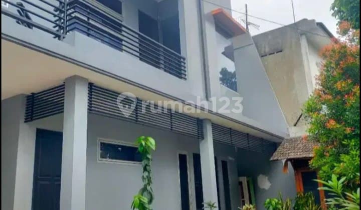 Rumah 2 Lantai di Kalisari, Pasar Rebo, Jaktim
