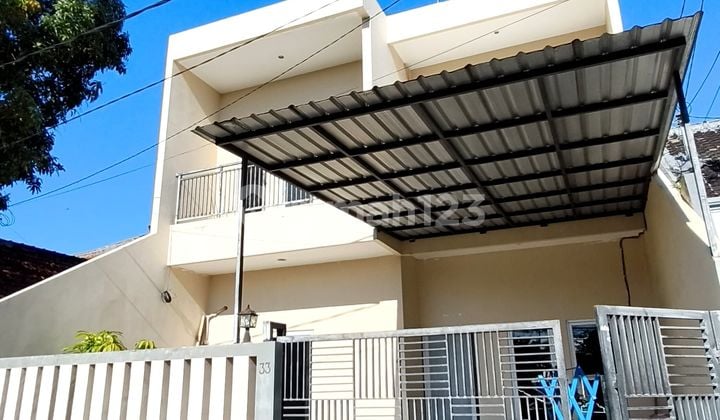 Rumah 2 Lantai Siap Huni Berlokasi Strategis