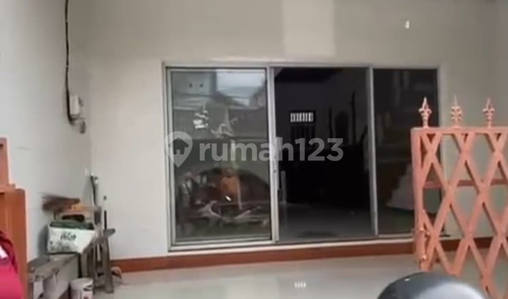 Rumah Mungil 2 Unit Dalam Satu Lahan Dan Siap Huni