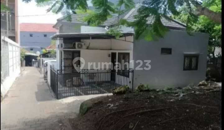 Rumah 1 Lantai Lingkungan Perum Berlokasi Strategis