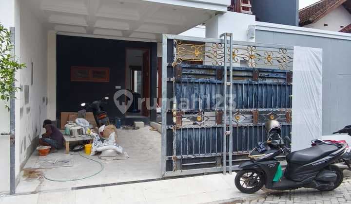 Rumah Mewah Baru 2 Lantai Siap Huni Lokasi Strategis