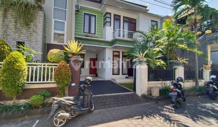 Rumah 2 Lantai Semi Furnish Lokasi Strategis