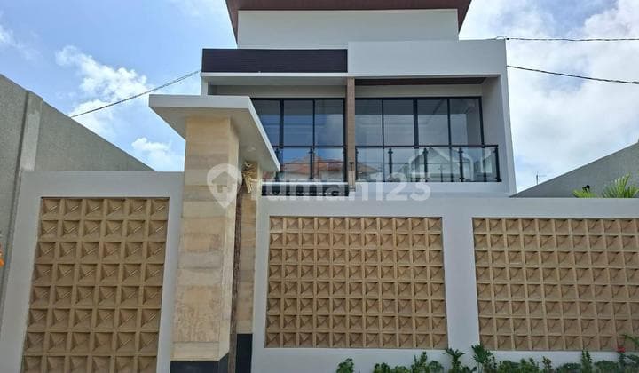 Vila Baru Siap Huni Lokasi Strategis Dekat Pantai