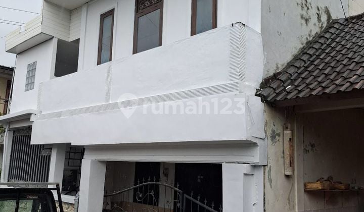 2-Story House Clean and Well-Maintained and Ready to Occupy