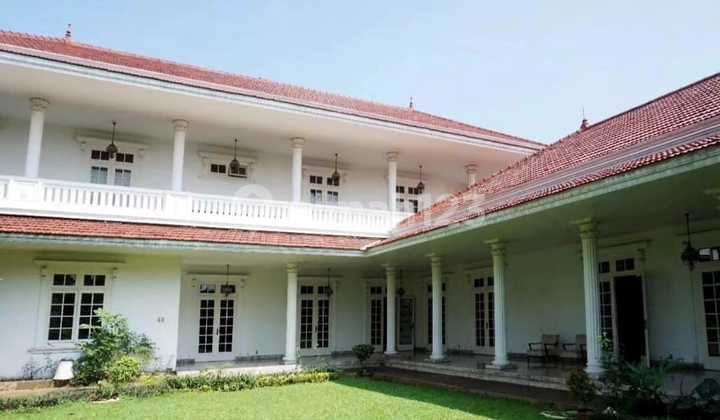 Ready-to-Live House for Sale in Pancoran, South Jakarta, with SHM, Strategic Location, Eligible for Mortgage