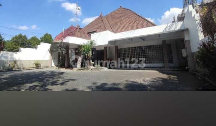 Rumah Surabaya Pusat Raya Darmo Nol Jalan Raya Protokol Komersial Area Bisa Untuk Usaha Atau Hunian Parkiran Luas