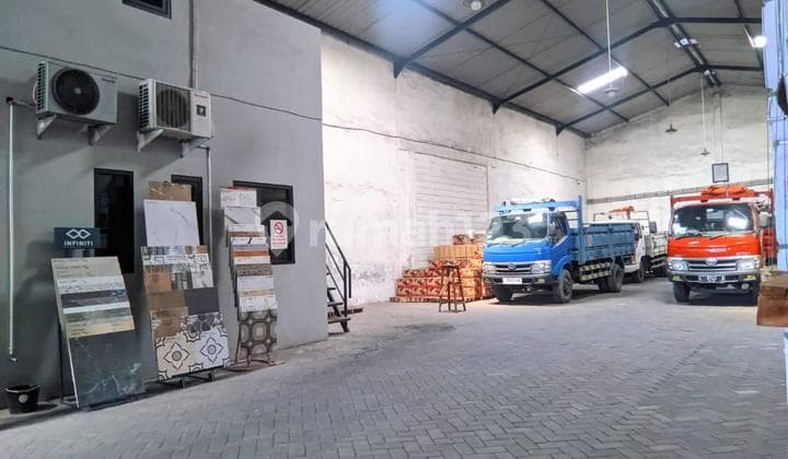 Dijual Gudang Margomulyo Permai Kondisi Bagus Siap Pakai Luas 600An SHM