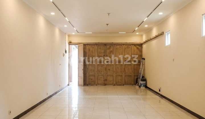 Shop SHM Strategic 2 Floors in Pasadena Residence, Bandung.