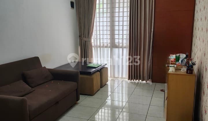 Sell house in Kawaluyaan Regency Complex.