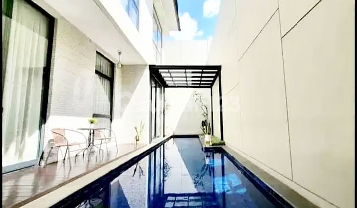 Rumah Lacewood Navapark Bsd 10x22 Private Pool Furnish Cantik