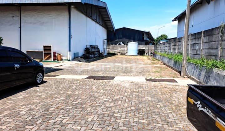 Gudang Narogong Cileungsi Bogor Jalan Raya Utama Akses Kontainer