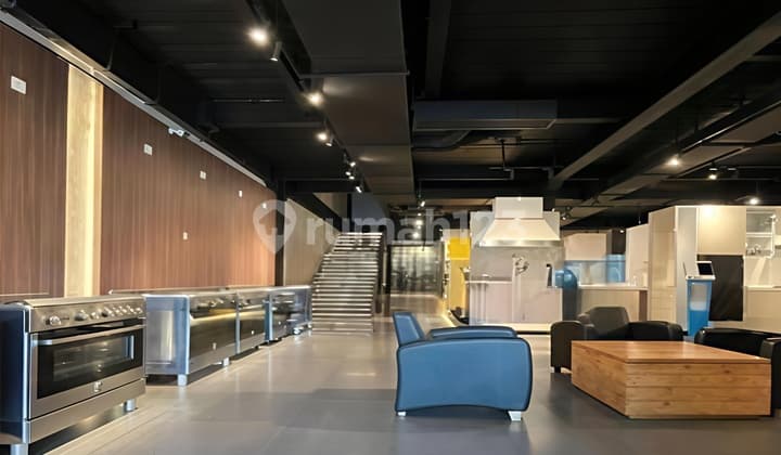 Gedung Komersil Slipi 17x31 Mini Building, Unit Langka