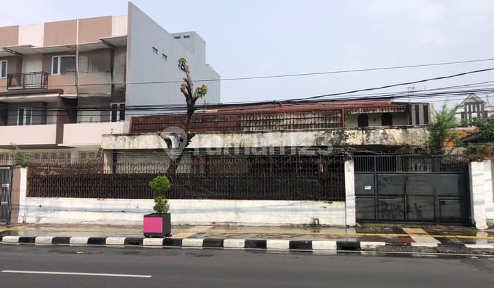 Rumah Jatinegara 17,6X39 Pinggir Jalan Utama Row Jalan 6 Mobil