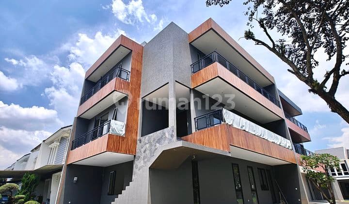Alam Sutera Corner House Private Elevator Brand New Semi Furnished