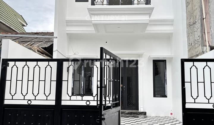 Dijual Rumah Baru 2 Lantai Type American Classic Dekat Bintaro