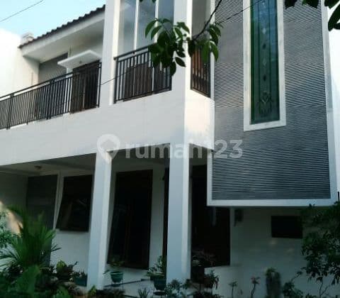 Rumah Strategis di Deplu Veteran Jakarta Selatan