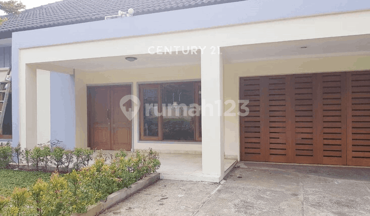 Disewakan Pertahun Rumah Bagus Strategis di Kemang Dalam