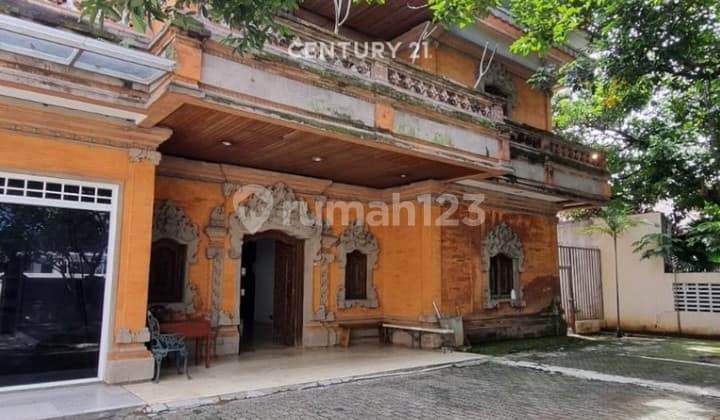 For Sale Strategic House, suitable for Padel Court in Pondok Indah.