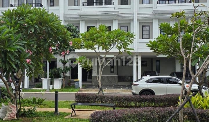 Rumah Luas Mewah dengan lift di Sutera Winona, Alam sutera