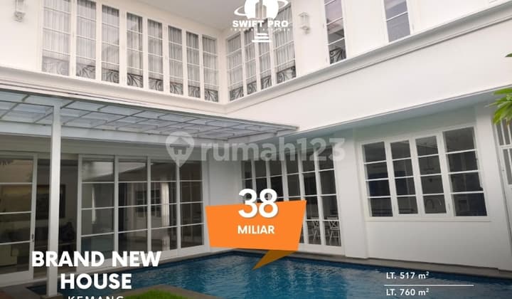 Rumah yang Terletak di Area Terbaiknya Kemang, Full Furnish