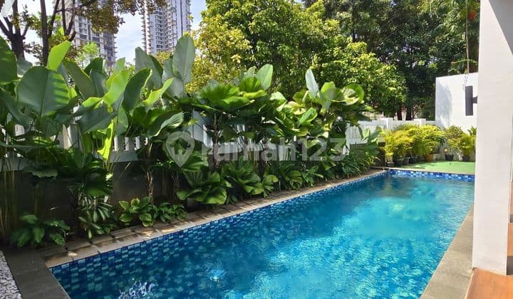 Murah!! Rumah Di Kemang Dengan Private Pool, Jakarta Selatan