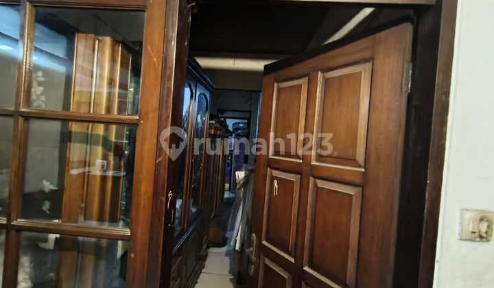 Dijual Rumah 2 Lantai 500 M² - Ex Rumah Makan, Lokasi Strategis!