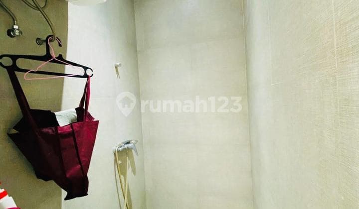 Rumah Strategis 2 Lantai Siap Huni Dekat Kemana-Mana, Mahendrata