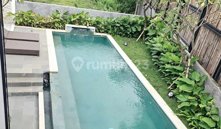 Villa Baru Fully Furnished Merk Toto dan Niro Dekat Pantai, Saba