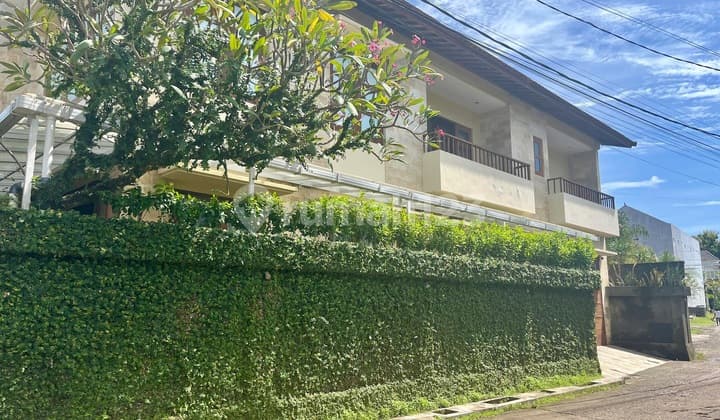 Rumah Mewah Siap Huni di Puri Gading Jimbaran, Badung - Bali