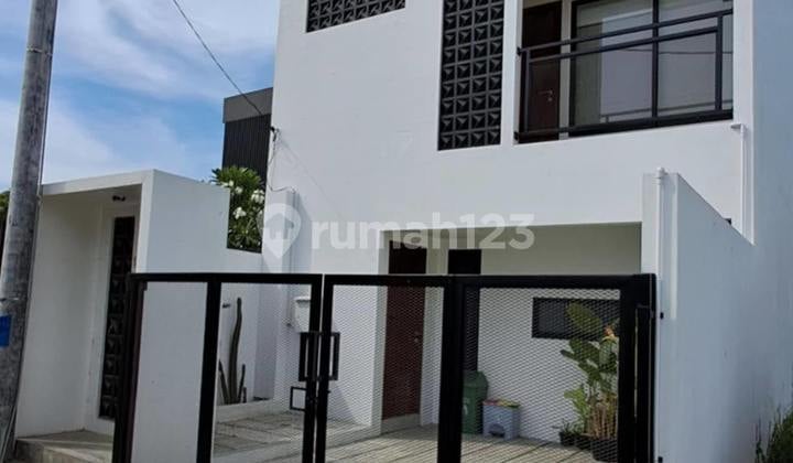 Dijual Villa Baru di Tumbak Bayuh, Bali