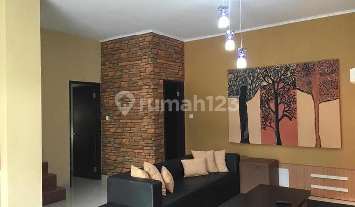 Rumah 2 Lantai With Pool Strategis di Bali