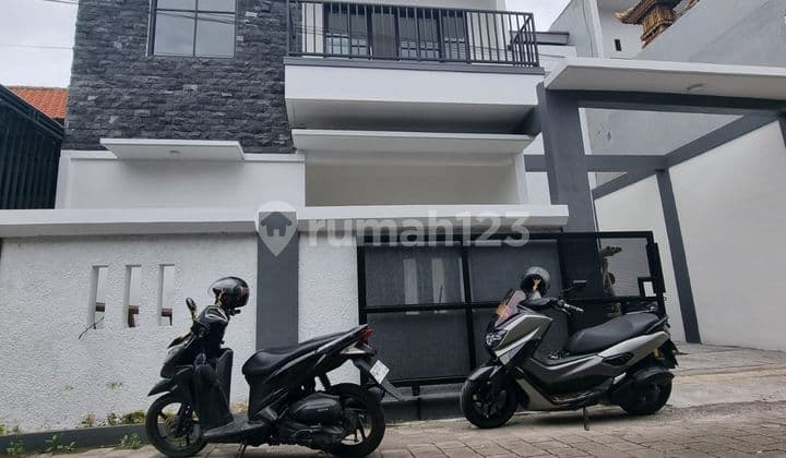 2-Story House Attractive Price, East Gatsu Tohpati, Denpasar