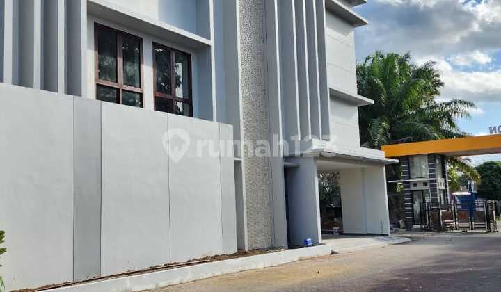 Rumah Dekat Pusat Perbelanjaan di Maguwoharjo