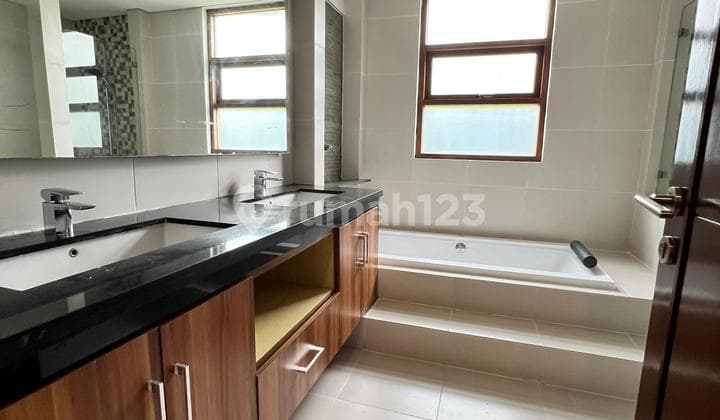 Disewakan Rumah Town House