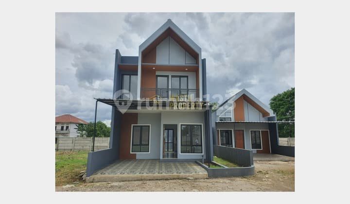 2-Story House in Cibinong, Strategically Located Near the Government Complex.