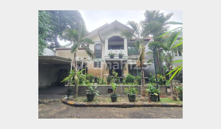 Rumah 2 Lantai Bangunan Besar di Perum Area Lenteng Agung