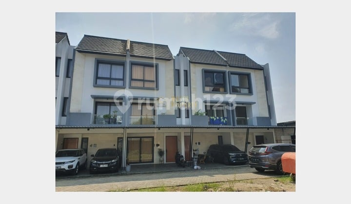 Rumah Tinggal Siap Huni 3Lt di Cipedak Dekat Polsek Jagakarsa