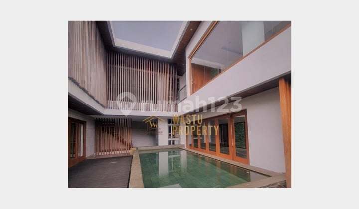 Rumah Besar Pondok Indah Dekat Pusat Lifestyle Pim