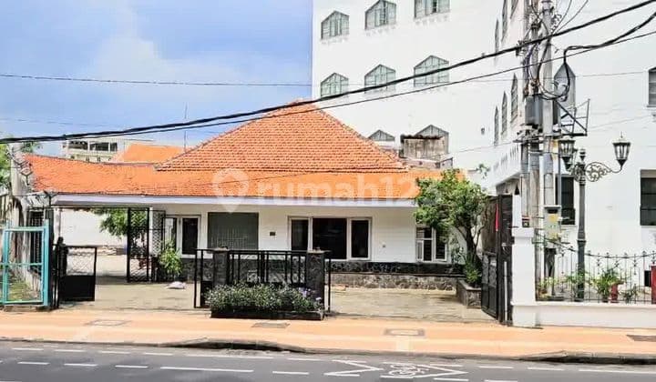 Dijual Rumah Komersial Raya Darmo Parkiran Luas