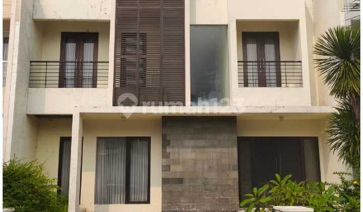 Dijual Rumah Pakuwon Indah Semi Furnish Siap Huni