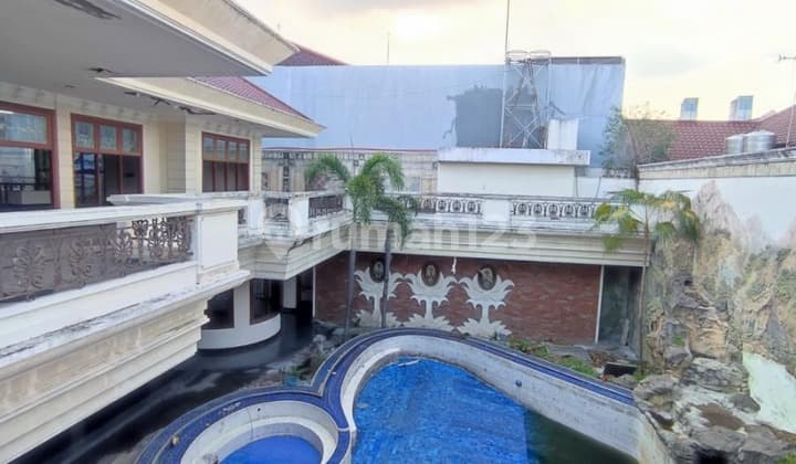 For Sale Luxury House Raya Kertajaya Indah with Pool