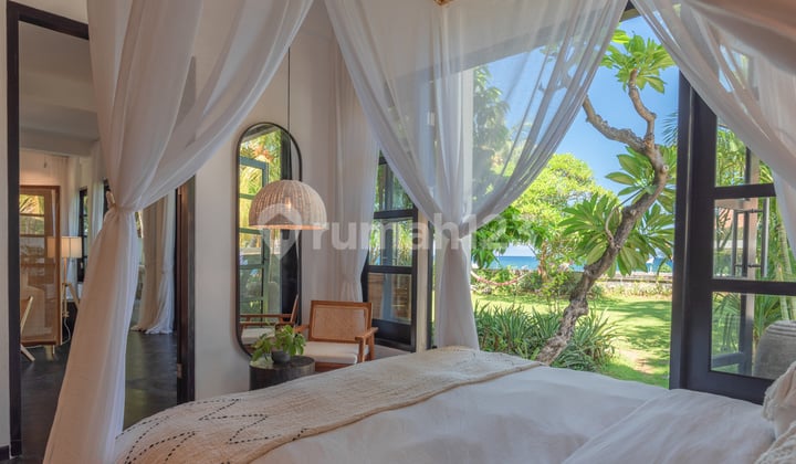 Exclusive Beachfront Villa In Central Lovina