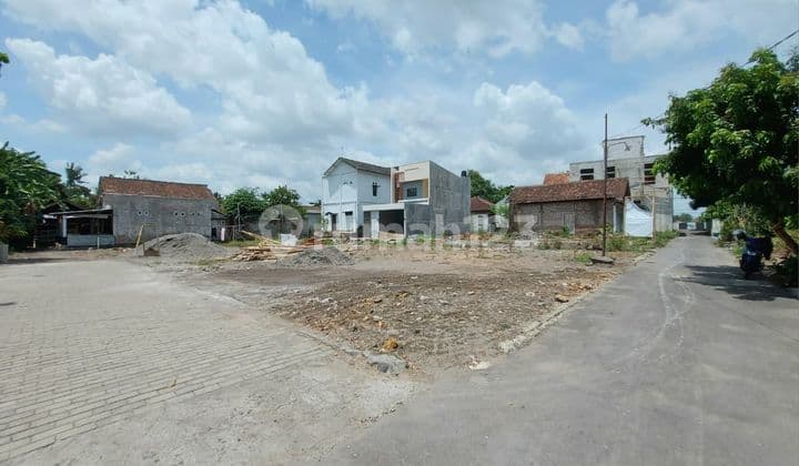Tanah Siap Bangun Dekat Candi Prambanan