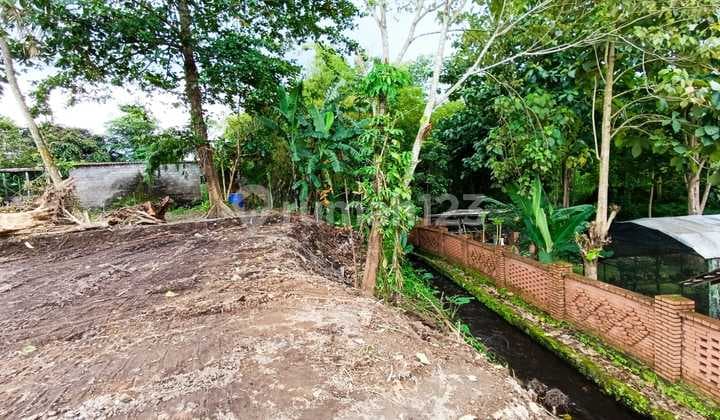 Tanah Ngaglik Sleman Strategis Dekat Sungai Kecil Air Jernih