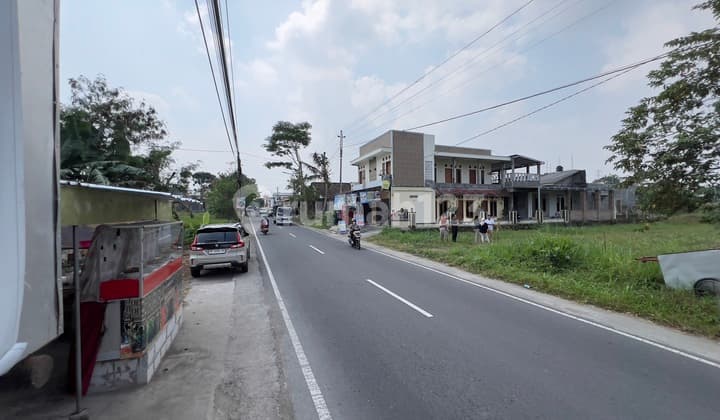 Land for Sale in Pandowoharjo Area, 10 Minutes to SCH