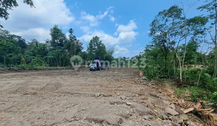 Near UII University, Tanah Pakem, 5 minutes to Kopi Klothok.