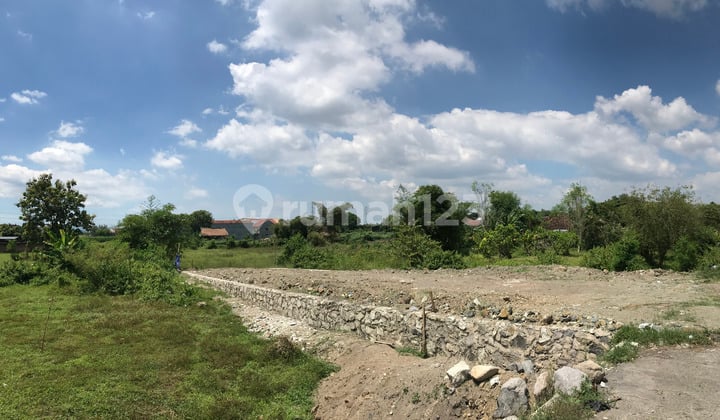 Tanah Tepi Jl Banguntapan, 3 Jutaan/Mbelakang Rajawali