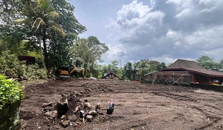 Tanah Dekat Ponpes Pandanaran, Jl Kaliurang, SHM Pekarangan