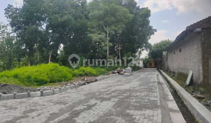 Tanah Kalasan, 3 Menit Jl Jogja Solo, Utara Rs Bhayangkara